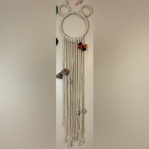 Hair bow holder inspired by Minnie Mouse